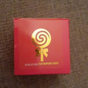 Jeffree star Blue raspberry sucker lip scrub